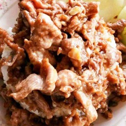 หมูกระเทียมพริกไทยกับข้าว