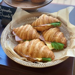 Ham & Cheeses Croissant