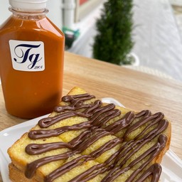 SET ขนมปังปิ้งเนยนูเทลล่า + ชาไทยนมสด