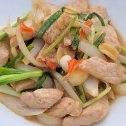 ข้าวไก่ผัดนํ้ามันหอย