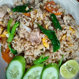 ข้าวผัดใส่ไก่