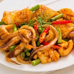 ข้าวผัดพริกแกงทะเล