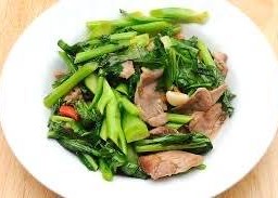 ข้าวคะน้าหมูชิ้น