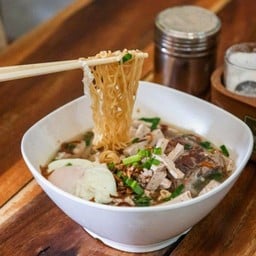 ก๋วยจั๊บญวนเส้นมาม่า
