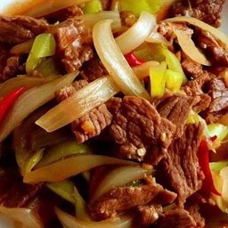 ข้าวผัดพริกยวกเนื้อ