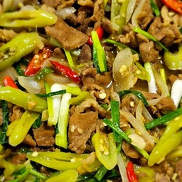 หมูผัดพริกหยวก