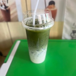 ชาเขียวมัทฉะลาเต้เย็น