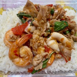 ข้าวราดกระเพรารวม