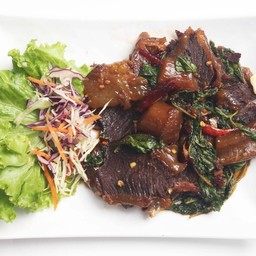 (กับข้าว)  กะเพราพริกแห้ง เนื้อตุ๋นเอ็นตุ๋น