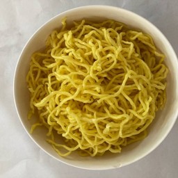 บะหมี่เหลืองลวก