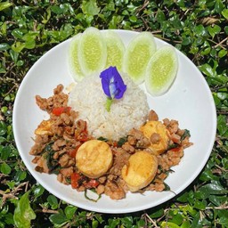 กะเพราหมูสับเต้าหู้ (ราดข้าว)