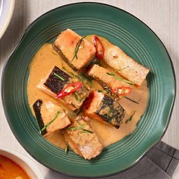 Salmon Chu Chi Large Plate