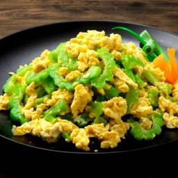 มะระผัดไข่