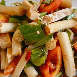 ตำไหลบัวหมูยอปลาร้า