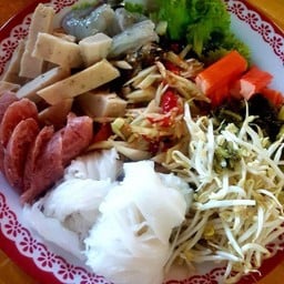 ส้มตําถาด