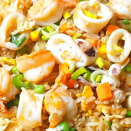 ข้าวผัดทะเล จานเดียว