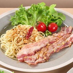 สปาเก็ตตี้เบค่อนกระเทียม