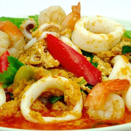 ผัดผงกะหรี่ทะเล