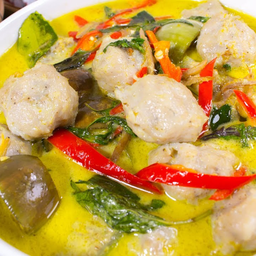 แกงเขียวหวานลูกชิ้นปลากราย