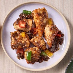 ปลากะพงผัดพริกไทยดำพริกหวาน จานใหญ่