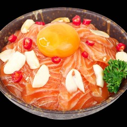 152.ข้าวหน้าแซลมอนดองซอสญี่ปุ่น (ไม่รวมไข่)