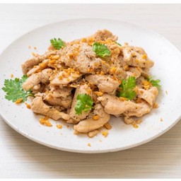 ไก่ผัดกระเทียมพริกไทยดำ