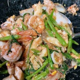 ยำหน้าบ้าน