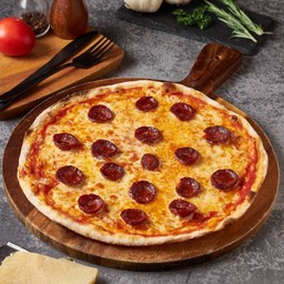 พิซซ่าซาลามี่ Pizza salami