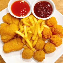 สี่สหาย (เฟรนช์ฟรายส์ นักเกต ไก่ป๊อบ ชีสบอล)