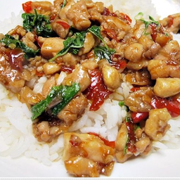 ข้าวผัดกระเพราไก่ จานเดียว