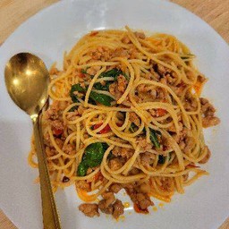 สปาเก็ตตี้กะเพราหมูสับ