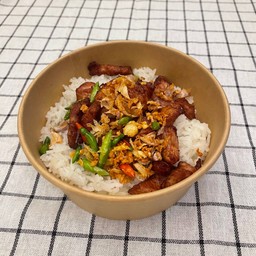 ข้าวหมูทอดกระเทียมพริกสด