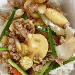 ข้าวราดเต้าหู้ทรงเครื่อง