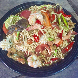 ส้มตํามาม่าทะเลเดือดปลาร้า