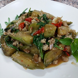 มะเขือยาวผัดหมูสับ