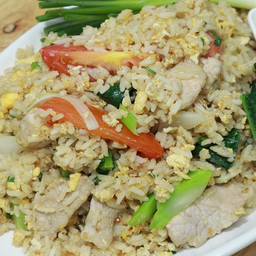 ข้าวผัดหมู (จานใหญ่)