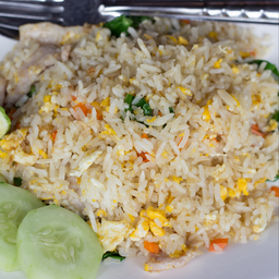 ข้าวผัดไข่ใส่หมู