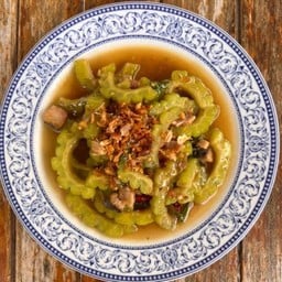 มะระผัดปลาเค็ม(ปลากุเลา)