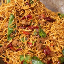 มาม่าผัดกะเพรา