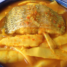 แกงส้มใต้ปลากะพงหน่อไม้ดอง