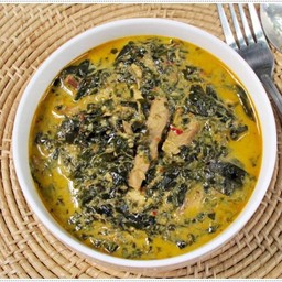 แกงขี้เหล็กหมูสามชั้น