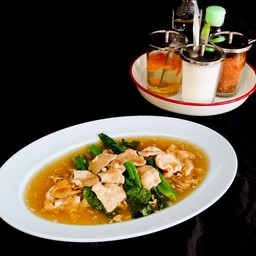 ราดหน้าหมู