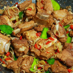 กระดูกหมูคั่วตะไคร้