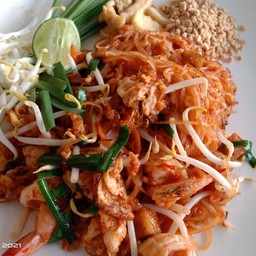 ผัดไทยหมูนุ่ม