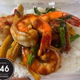 กะเพรากุ้ง ราดข้าว