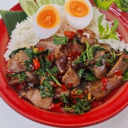 กะเพราคอหมูย่างถาด