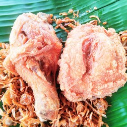 ร้านข้าวเหนียวไก่ทอด-หมูทอดนักร้อง
