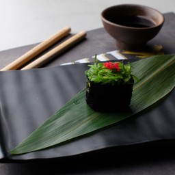 3.ซูชิยำสาหร่าย-Hiyashi Wakame Sushi