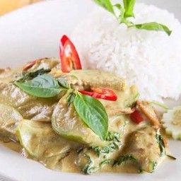 ข้าวราดเขียวหวานแห้ง