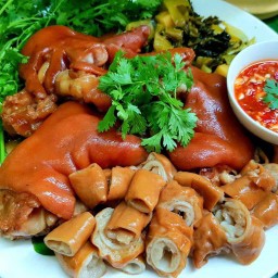 ข้าวขาหมู หมูแดง